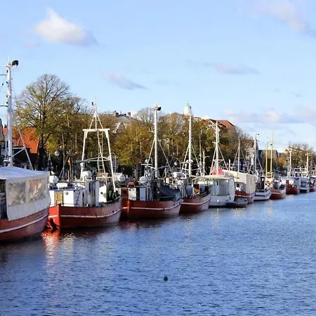 On The Old River Modern Retreat 펜션