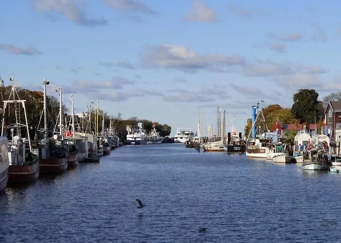 On The Old River Modern Retreat * ロストック