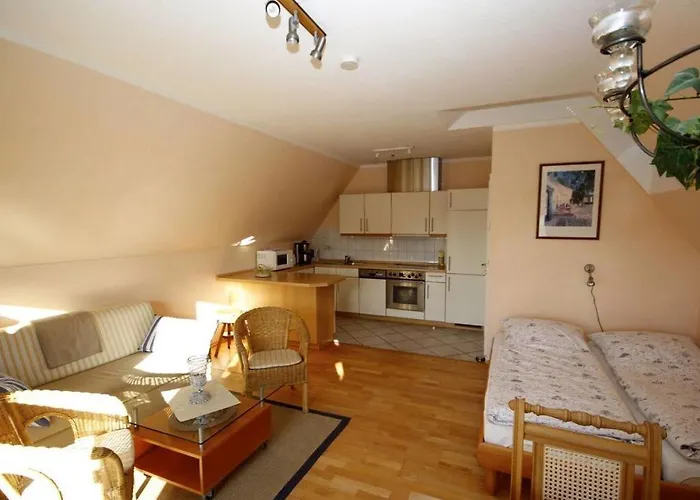 On The Old River Modern Retreat * ロストック